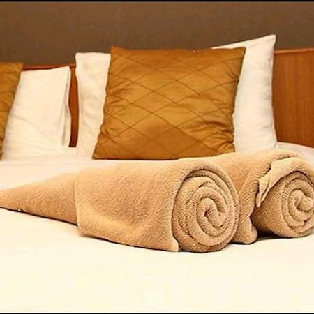 Aparthotel Vetrelax Basildon Newly Refurbished 3Bed House Exterior foto