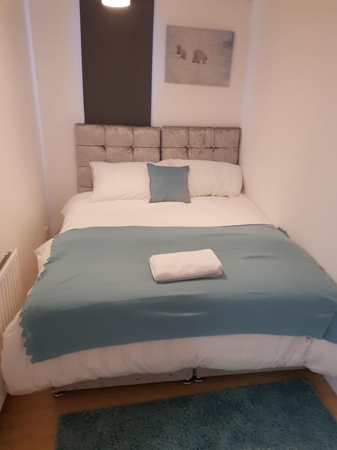 Aparthotel Vetrelax Basildon Newly Refurbished 3Bed House Exterior foto